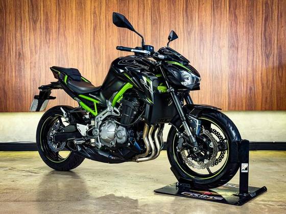 KAWASAKI Z900 